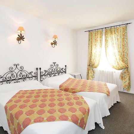 Logis Hotels - Hotel Restaurant Du Midi Ревель Екстер'єр фото