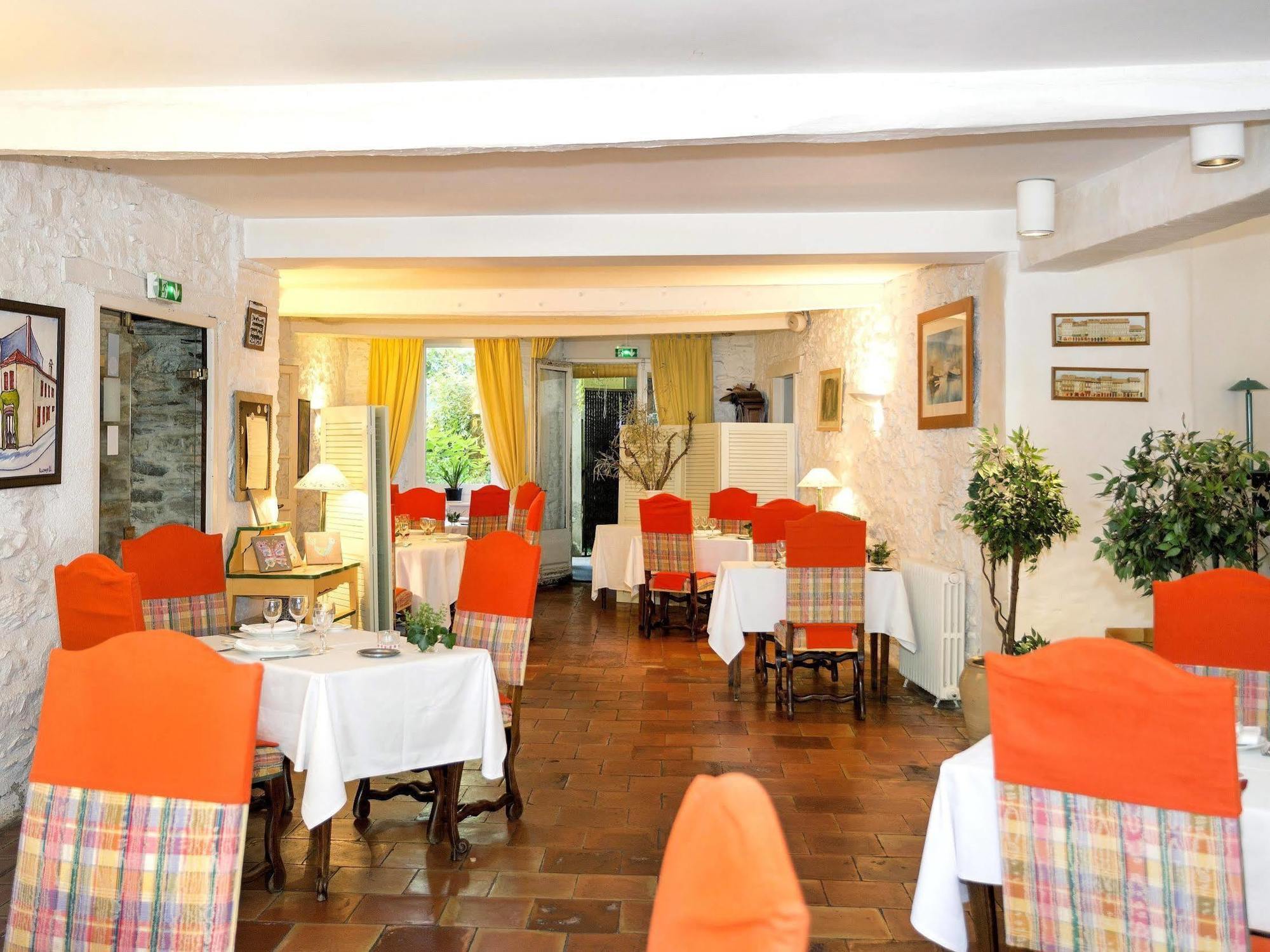 Logis Hotels - Hotel Restaurant Du Midi Ревель Екстер'єр фото