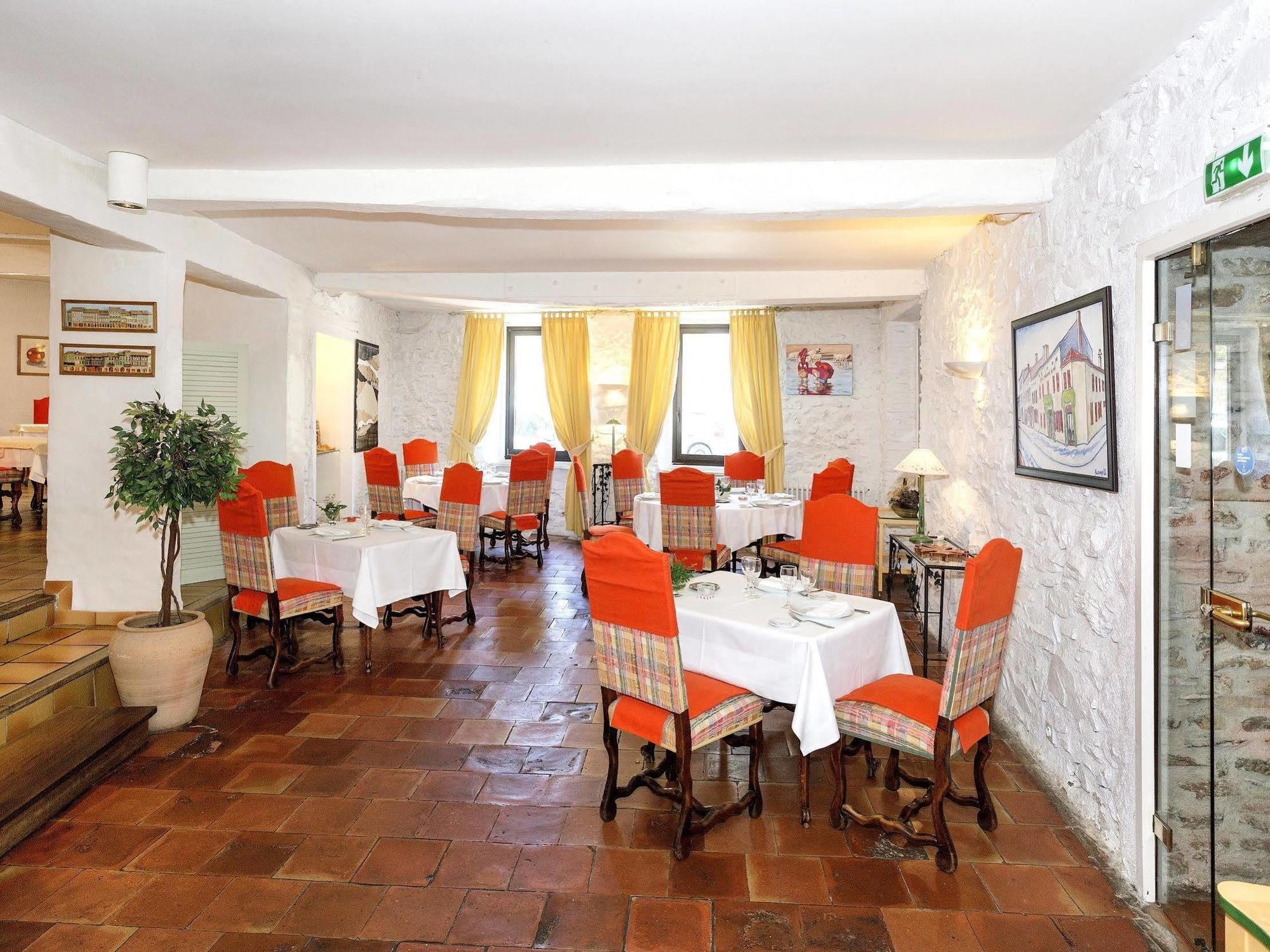 Logis Hotels - Hotel Restaurant Du Midi Ревель Екстер'єр фото