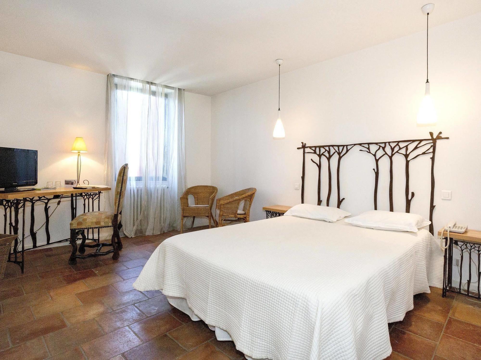 Logis Hotels - Hotel Restaurant Du Midi Ревель Екстер'єр фото