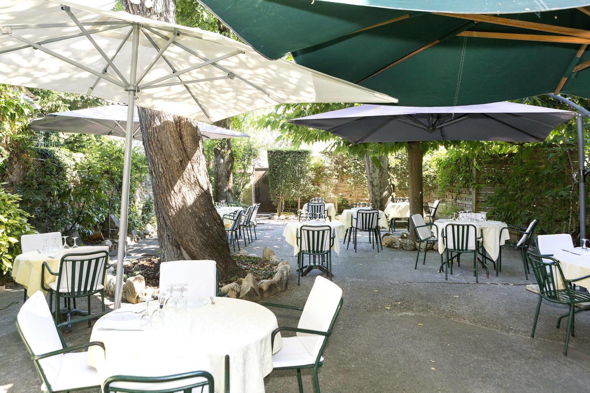 Logis Hotels - Hotel Restaurant Du Midi Ревель Екстер'єр фото